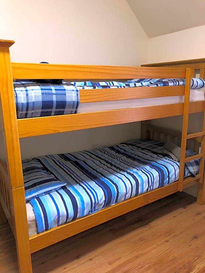 1 Lochness Rooms&Hostel