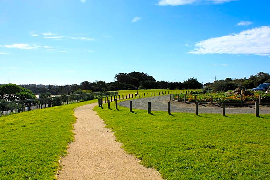 Pelicans Motel San Remo