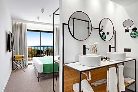 Twin Room with Sea View