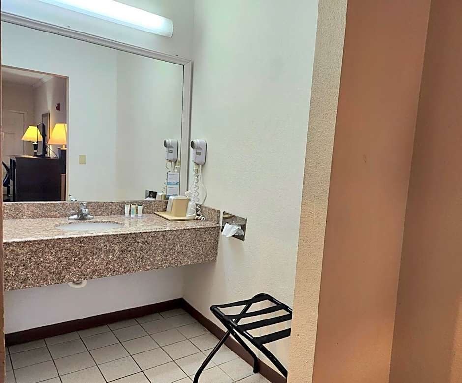 Days Inn by Wyndham Navasota