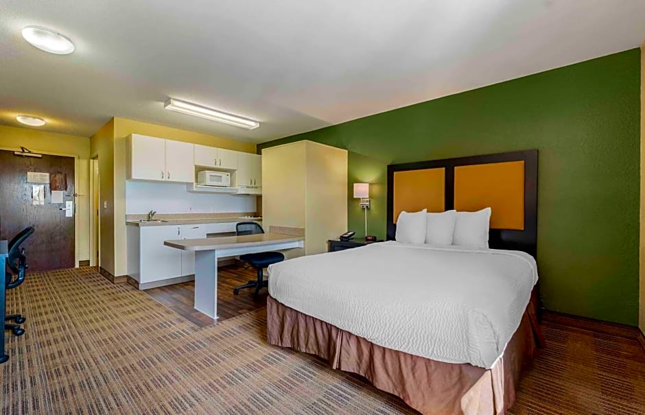 Extended Stay America Suites - Chicago - Gurnee