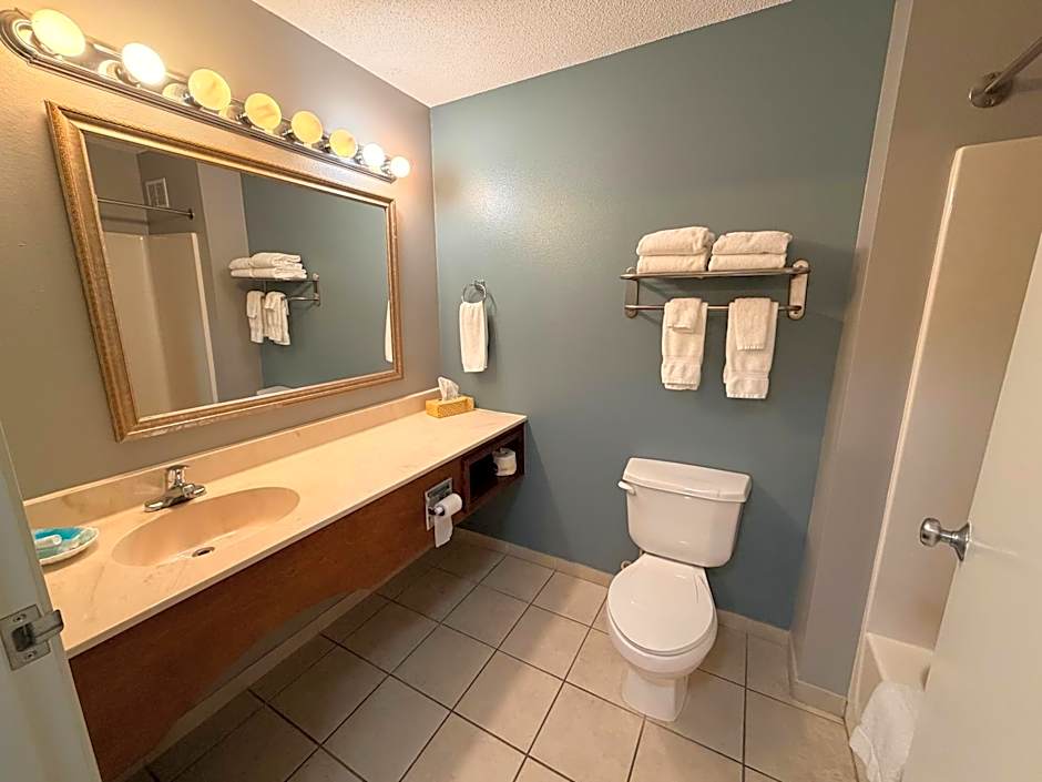 River Hills Hotel- Mankato
