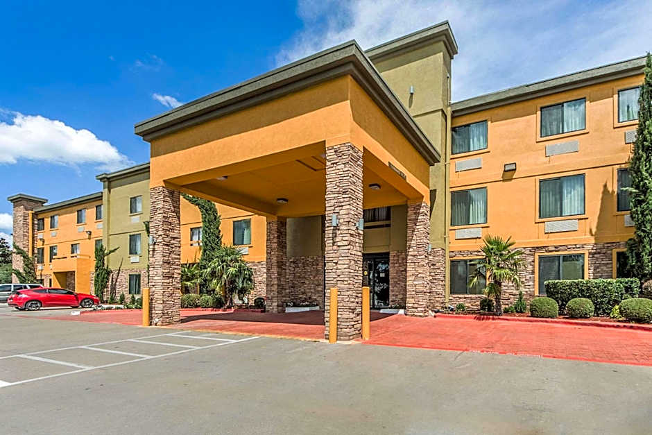Comfort Inn North Dallas Near the Galleria