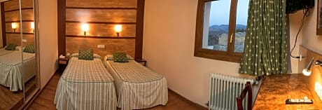 Double or Twin Room (1 Adult)