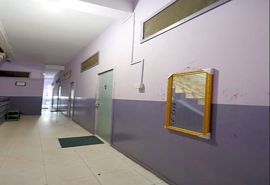 SPOT ON 93276 Fendi 2 Homestay SyariahNearPelabuhan Feri Batam Centre