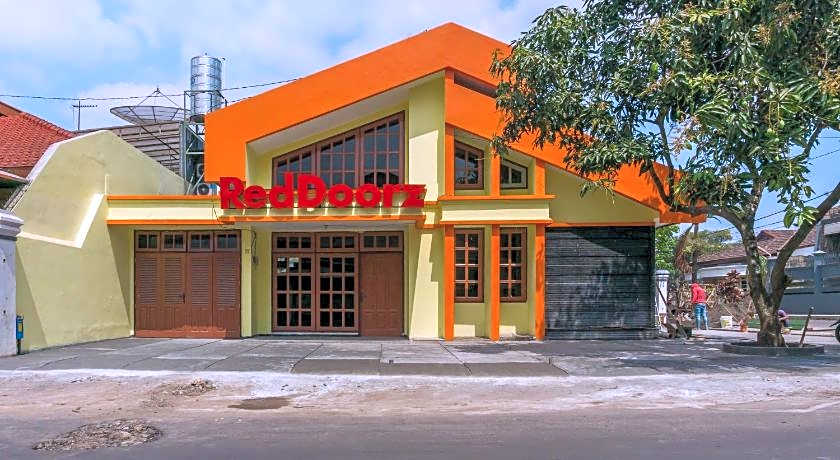 RedDoorz near Universitas Widyagama Malang