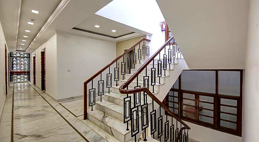 Hotel Rahul Palace