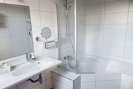 1 KING BED,NSMK,EXCRM,AIRCON,WIFI,FULL BREAKFAST