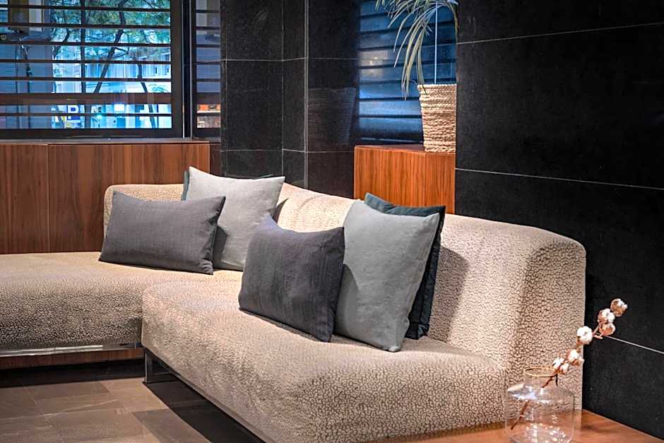 AC Hotel by Marriott Irla