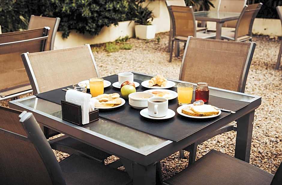 Cyan Recoleta Hotel