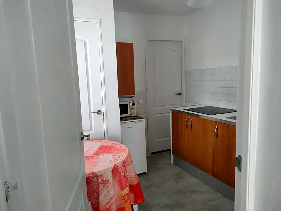 Alba 2 apartamento y Alba 3 habitación con baño
