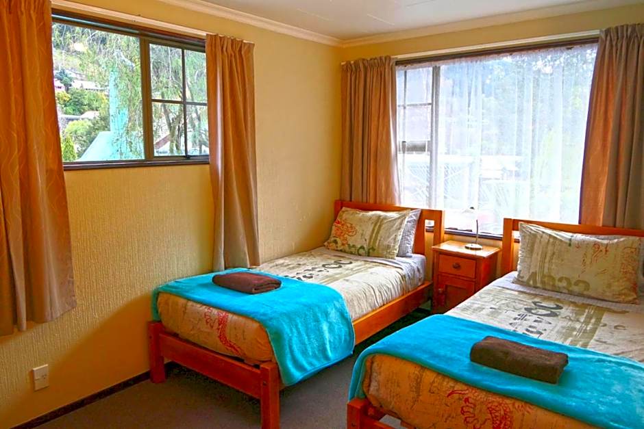 Queenstown Holiday Park Creeksyde