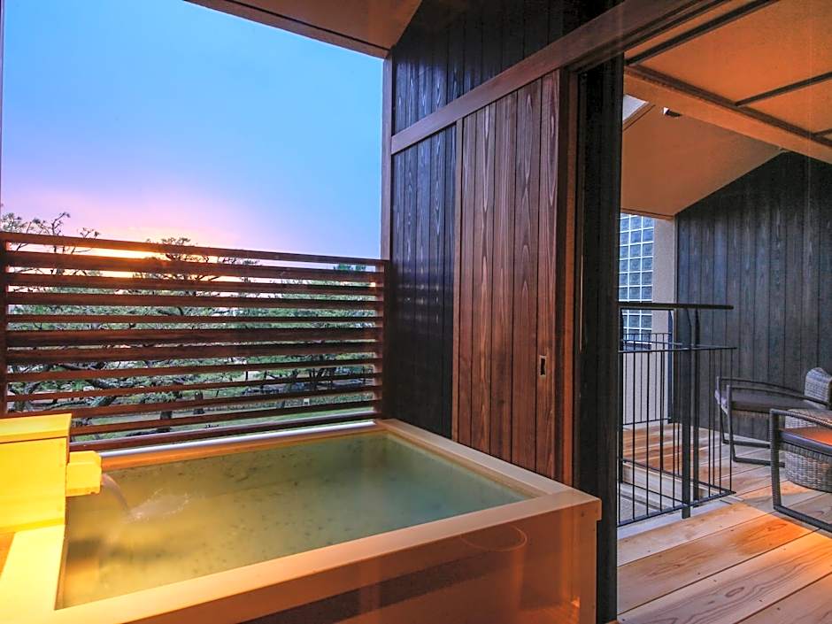 Awaji Hamarikyu Takumi