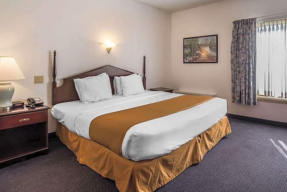 Quality Inn & Suites Albany Airport