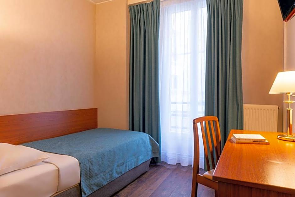 Central Hotel Paris