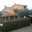 Aurelia Garden Gold B&B