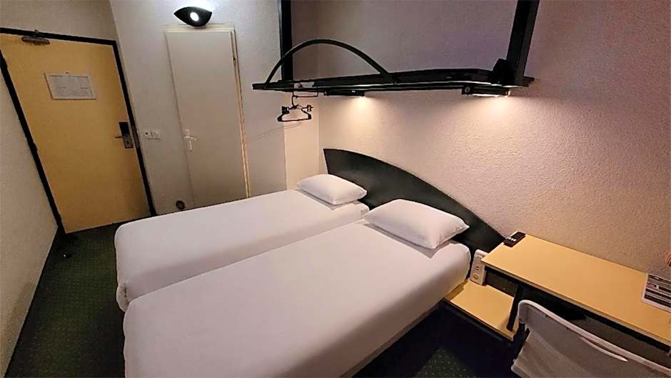 Good Night Hotel