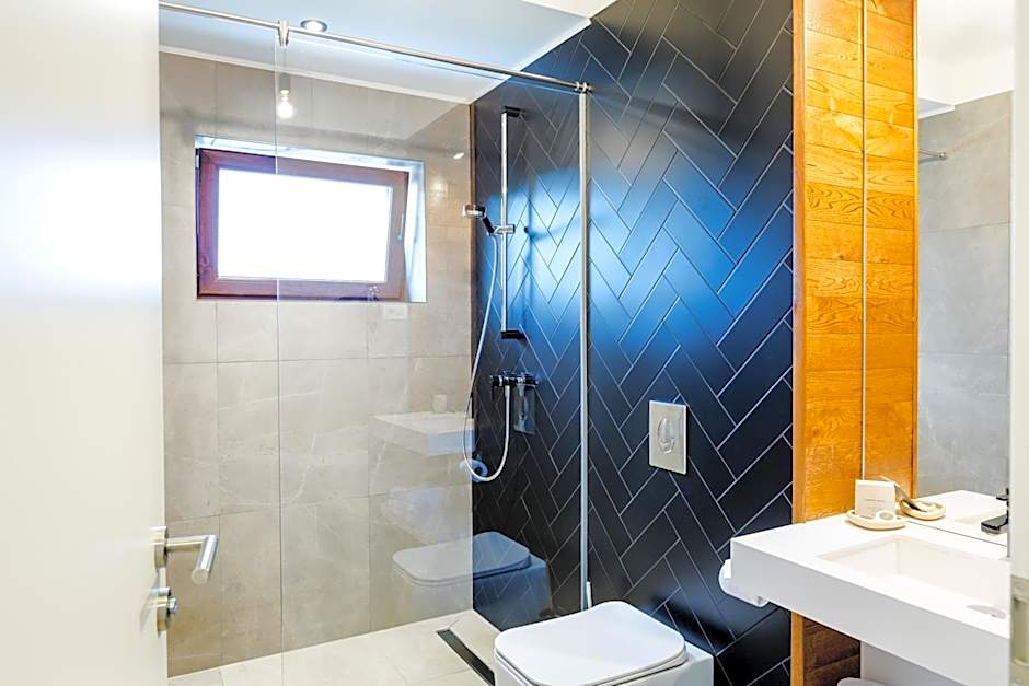 UpperHouse Suites & More