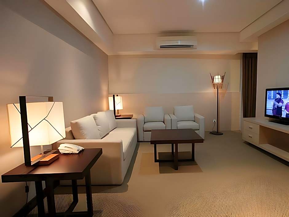 Horison Ultima Ratu Serang