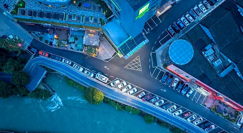 Holiday Inn Dujiangyan Ancient Town By IHG