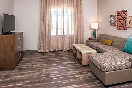 1 Queen Bed 1 Bedroom Suite