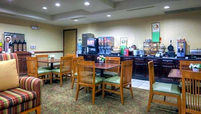 Country Inn & Suites by Radisson, Petersburg, VA