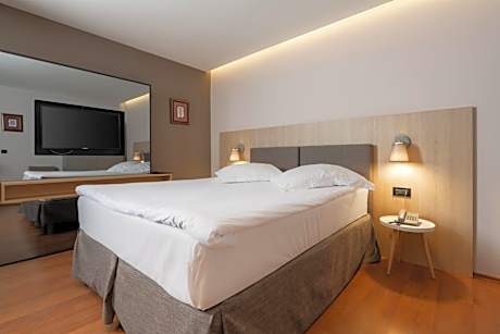 Triple Room with Garden View