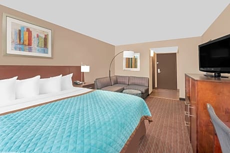 1 King Bed Ground Level Non-Smoking