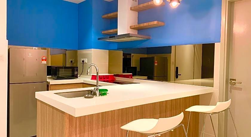 Sunset Seaview Vacation Condos @ Infinity Avenue