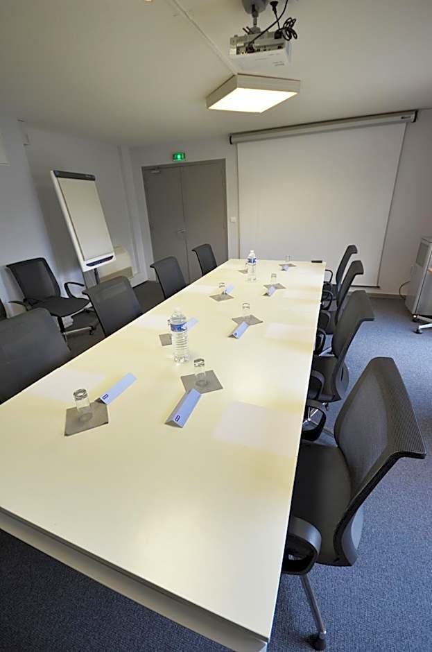 Kyriad Dijon Est - Mirande