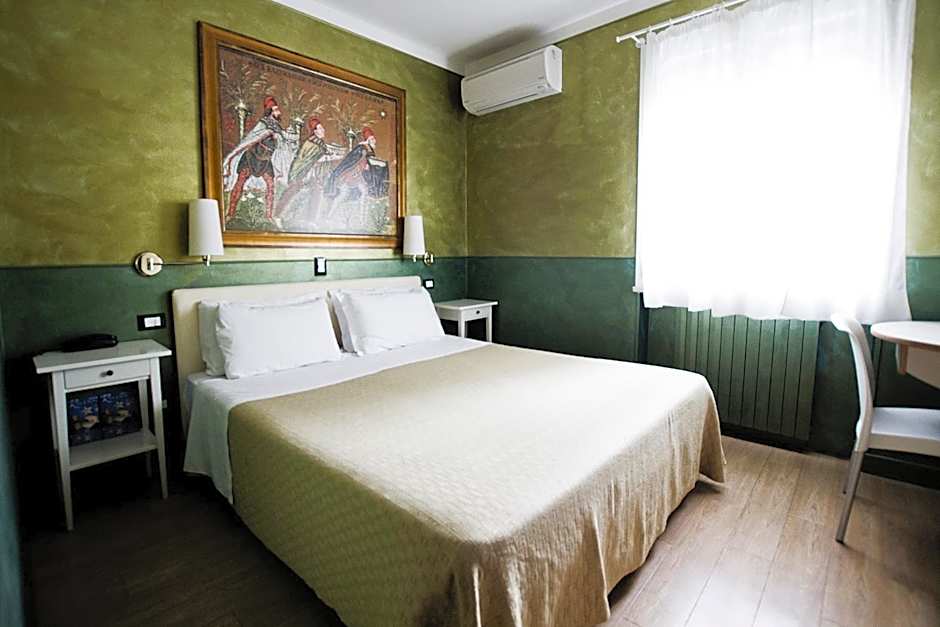 Hotel Diana
