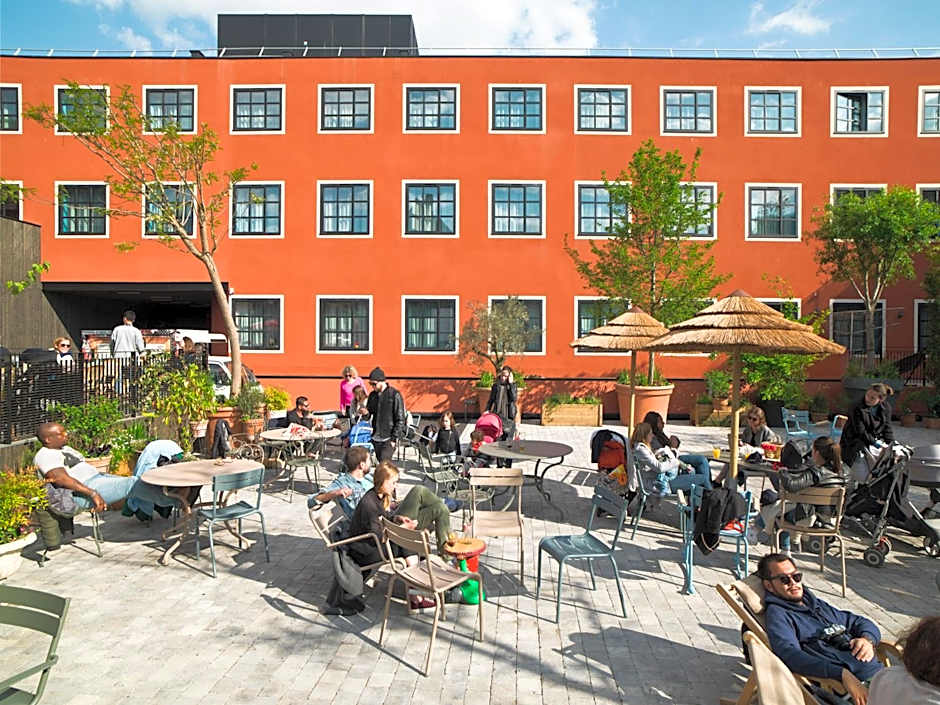 MOB HOTEL Paris Les Puces