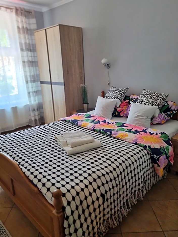 HOTEL "ZAUŁEK" Spółka Cywilna Zbigniew Świderski, Elżbieta Świderska