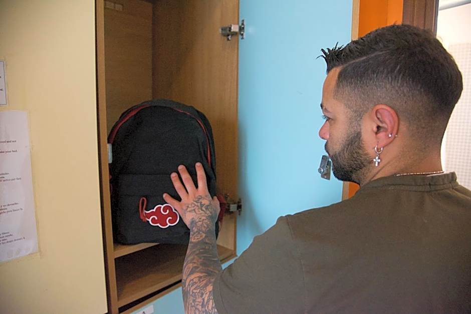 Sunflower Beach Backpacker Hostel & Bar