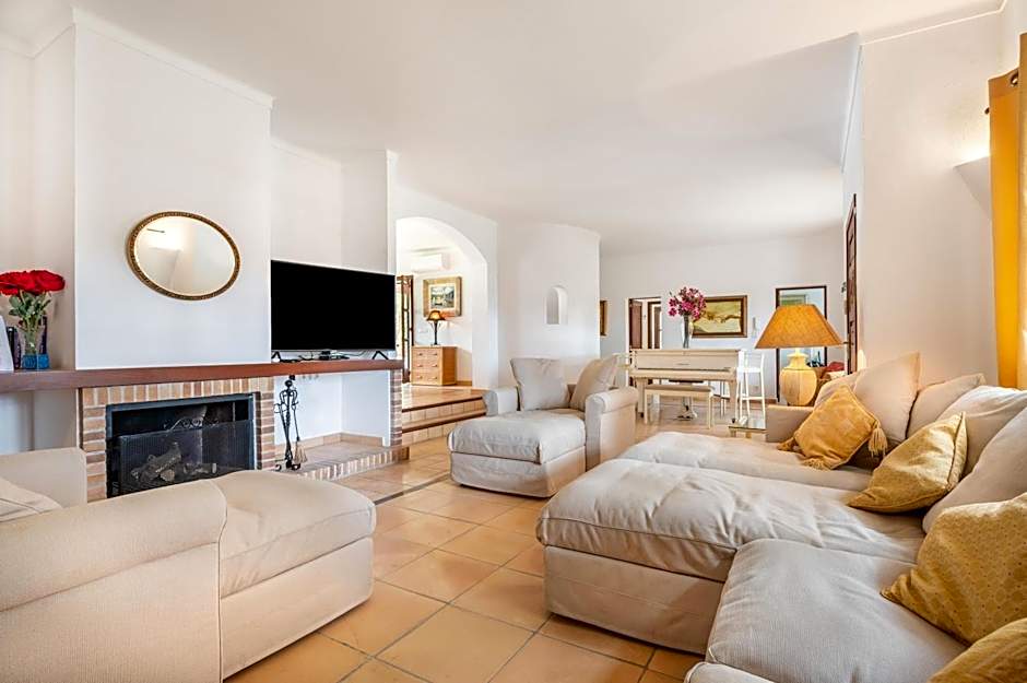 Wonderful 5 Bed Villa With Private