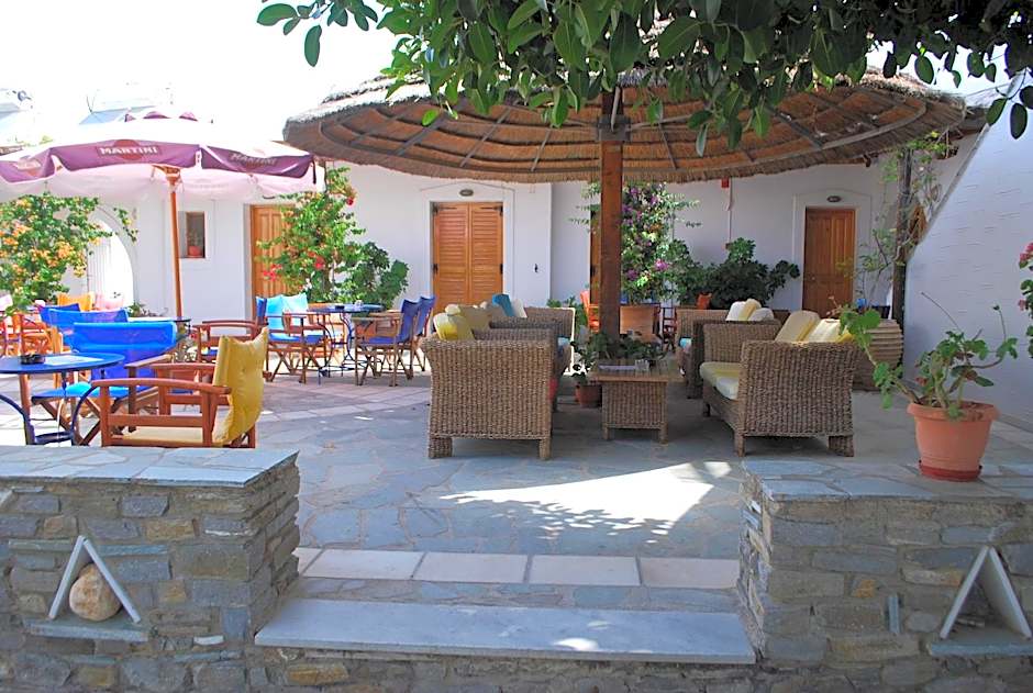 Siroco's Rooms And Studios