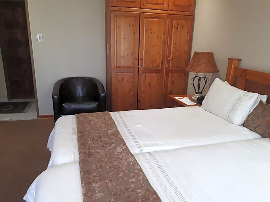 Hoyohoyo Chartwell Lodge