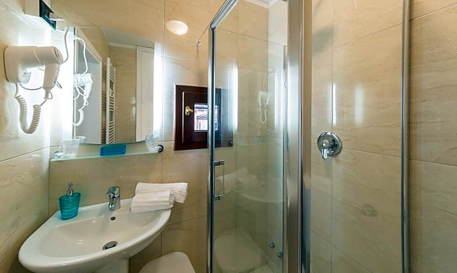 Friendly Venice Suites