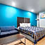 Econo Lodge Inn & Suites
