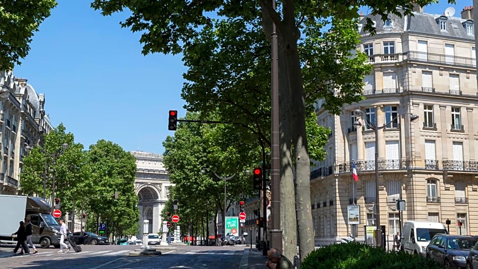 InterContinental Paris Champs Elysées Etoile, an IHG Hotel 
