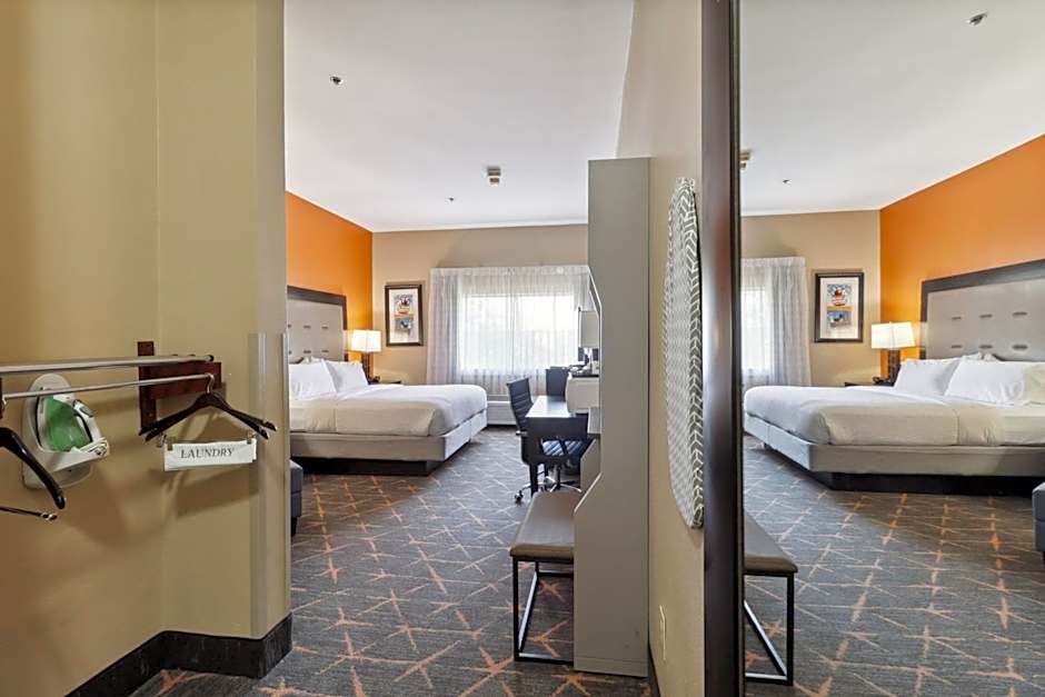 Photo 1 of 3 of 1 King Bed, Mobility Accessible, Bathtub