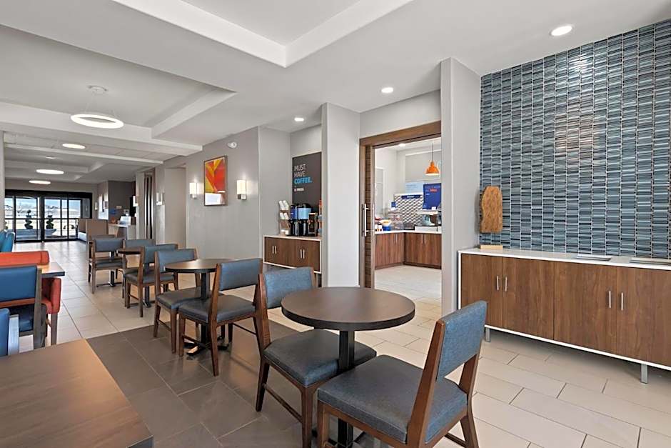 Holiday Inn Express & Suites Oklahoma City NW - Quail Springs By IHG