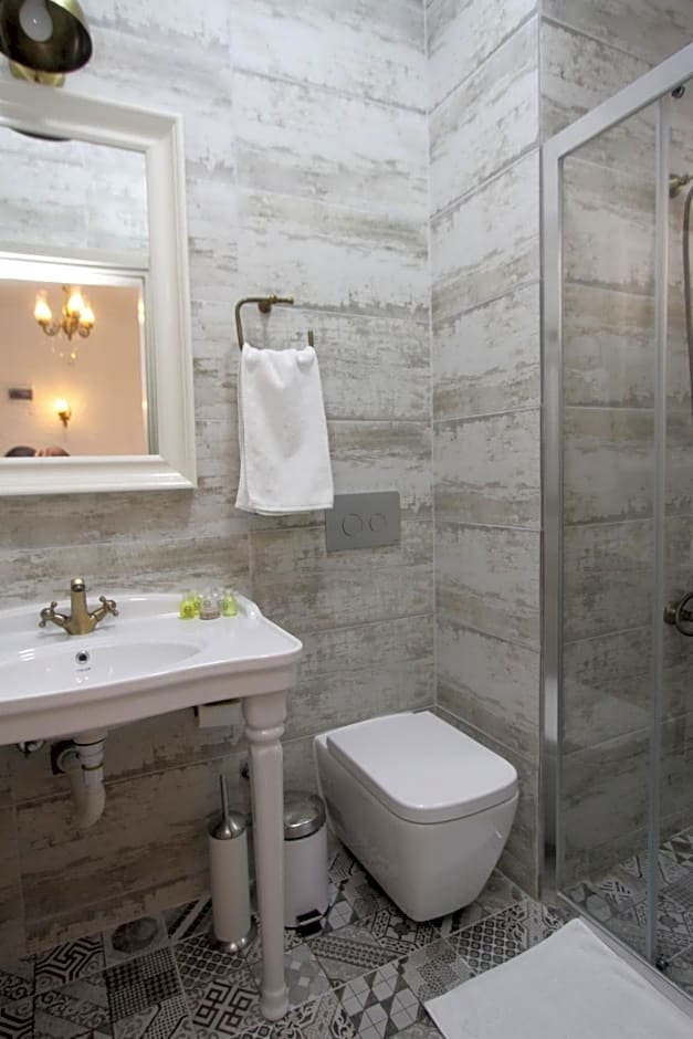 Alya Mou Butik Hotel