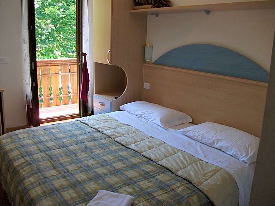 Hotel alle Rose Family inspired garden and spa