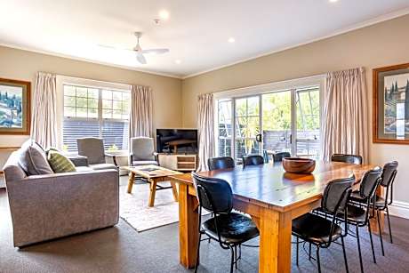 Park Suite 6 - Boardroom Suite