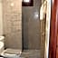 Birds Villa Apartments with Heated Pool - Including Car and Breakfast