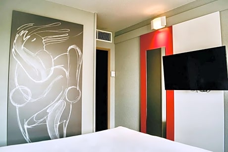 2 Adjacent Double Rooms