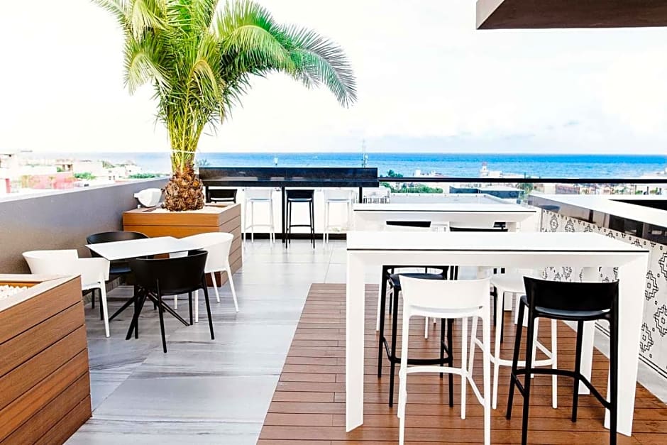 MARQUEE Playa Hotel