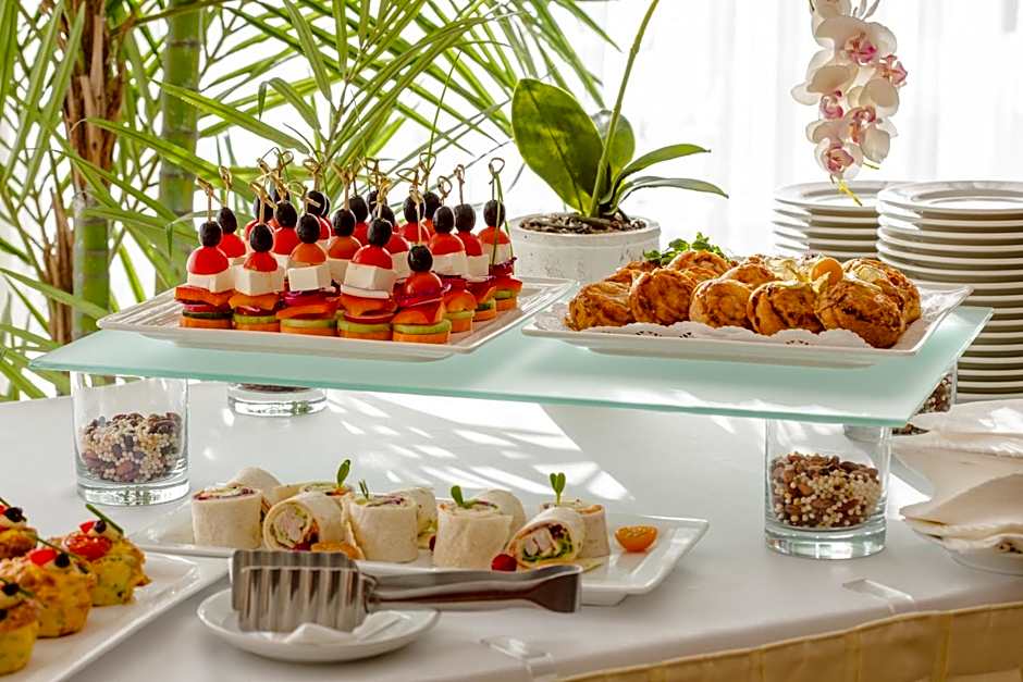 Avalon Hotel & Conferences