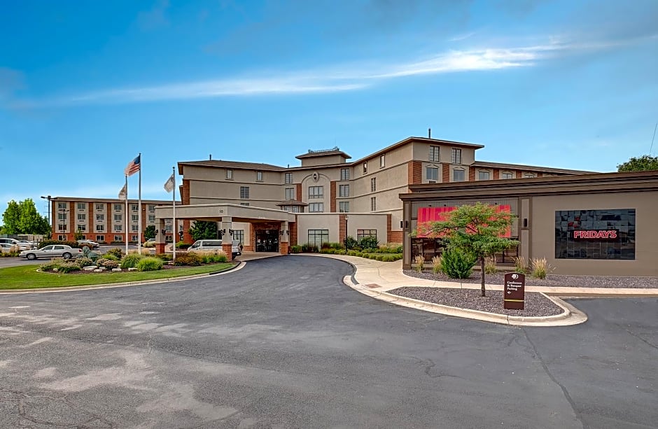 DoubleTree by Hilton Bloomington